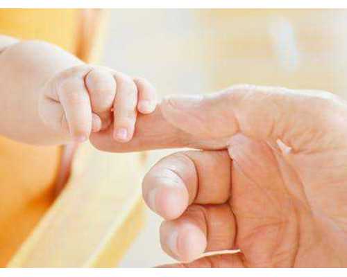 囊胚移殖第二天腰疼肚子有点往下坠的感觉会不会