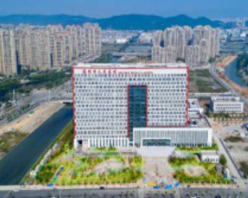 古玩鉴宝师唐艺,梦见大笑