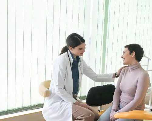 古玩大亨楚辞宁柔,黄圣依：跟周星驰打官司，给赵本山下跪，豪门戏子的悲剧